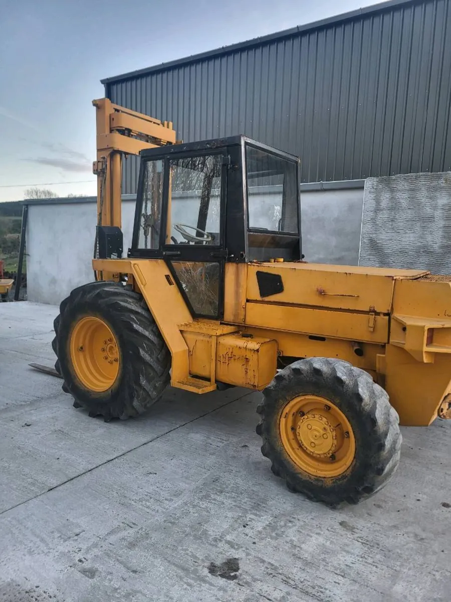 Fork lift 4 WD - Image 1