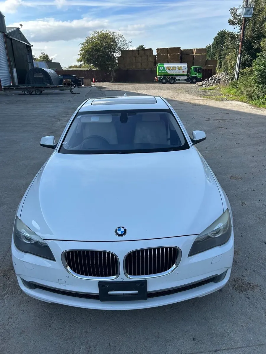 2012 Bmw 750i 4.4twinturbo BREAKING - Image 2