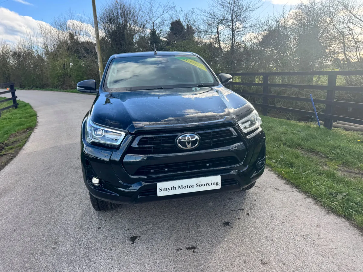 2021 Toyota Hilux Invincible AUTO**** - Image 4