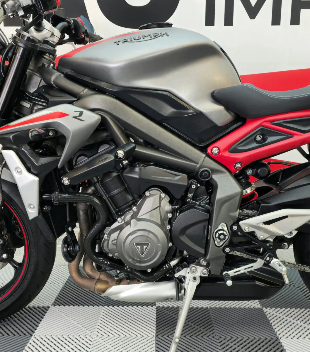 2020 Triumph 675 R - Image 2