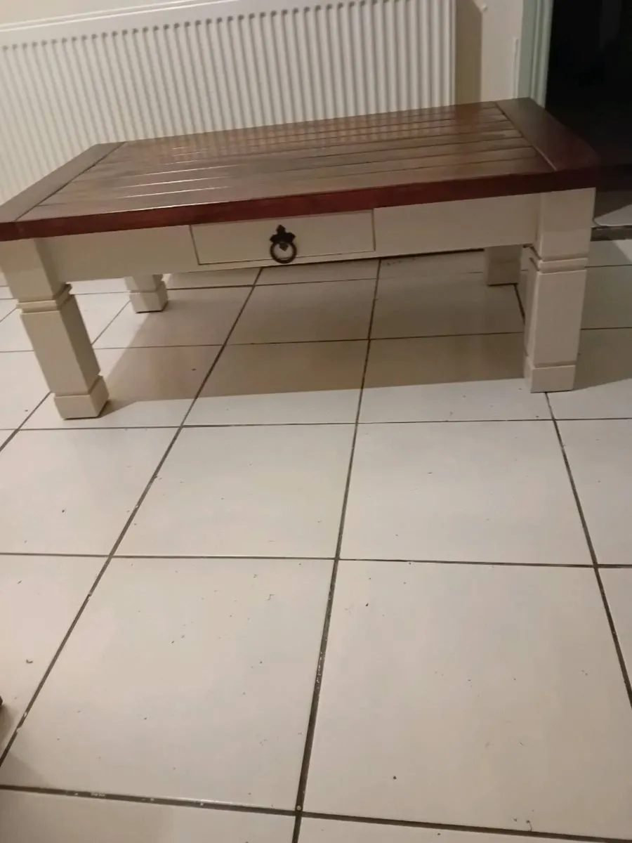 Solid pine coffee table - Image 1