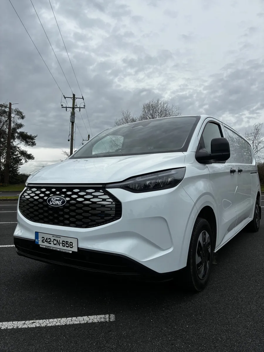 Ford Transit Custom 2024 - Image 2