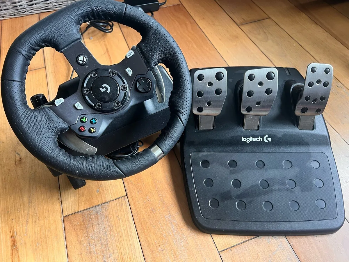 Gaming wheel and foot pedals Logitech G920 - Image 1
