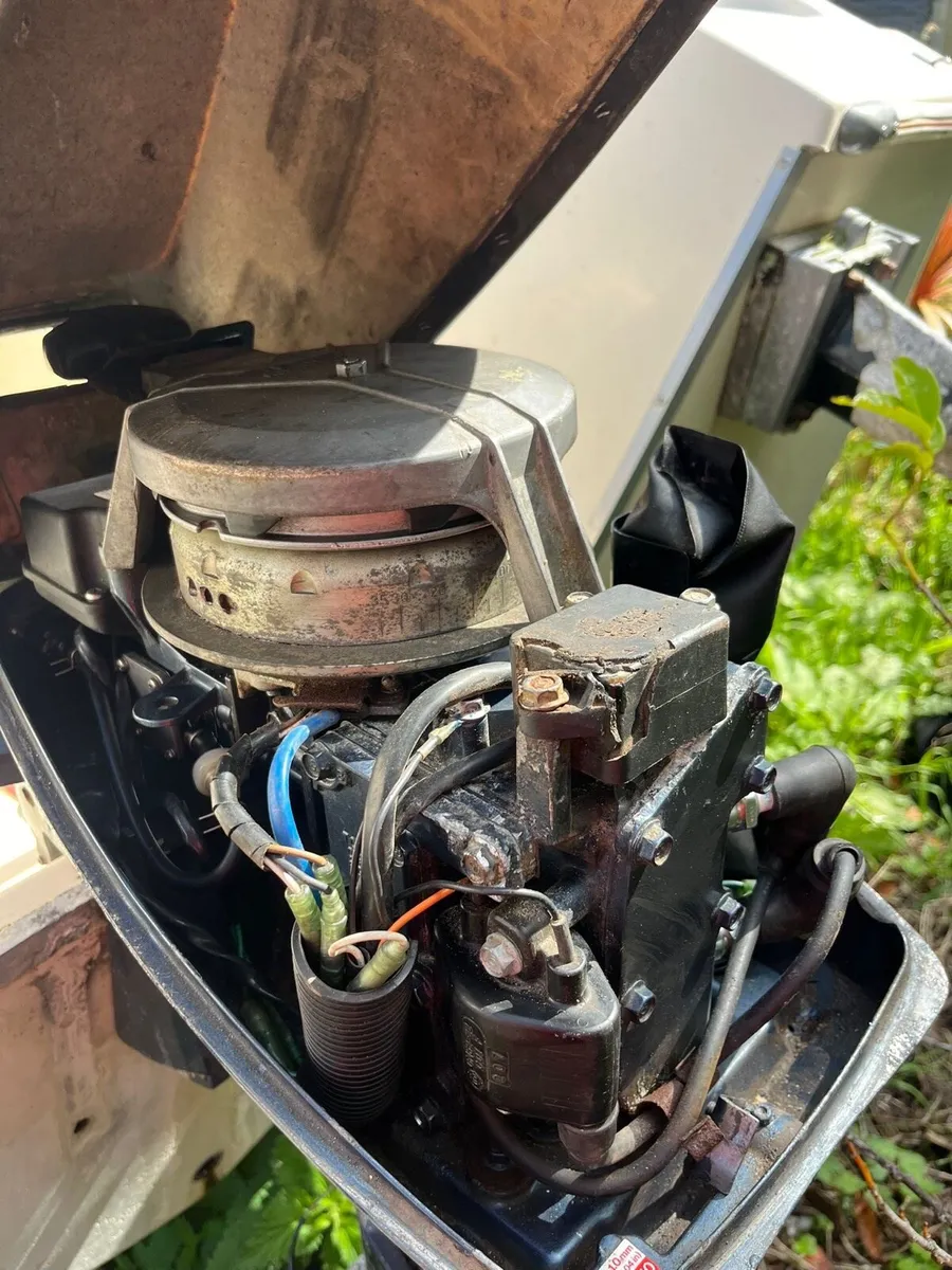 Outboard Motor - Image 2