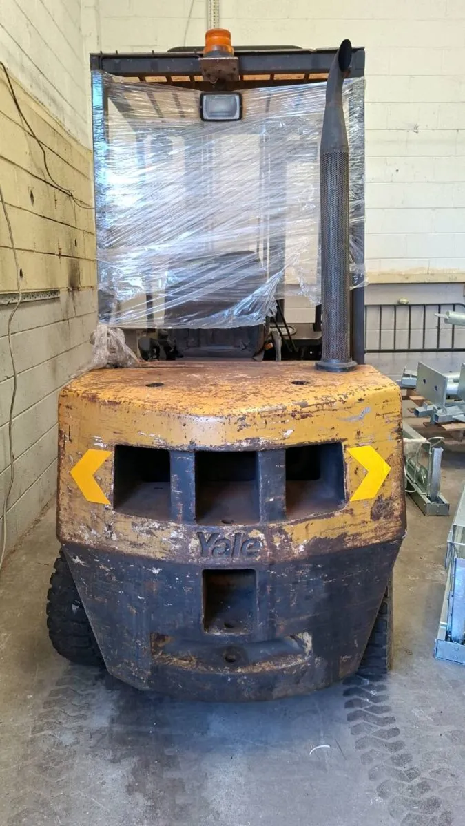 Forklift - Image 4