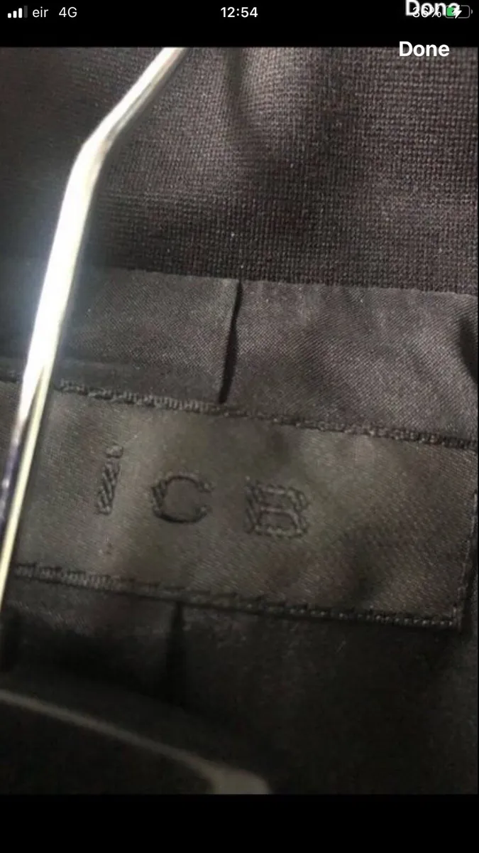 Ladies designer two piece suit size 6 €40 - Image 3