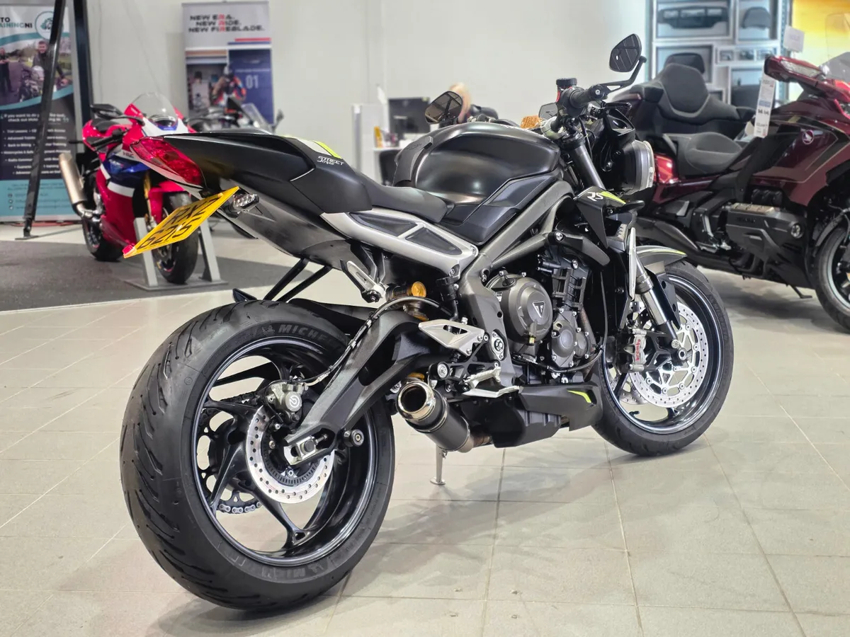 Triumph Street Triple 765 RS - Image 2
