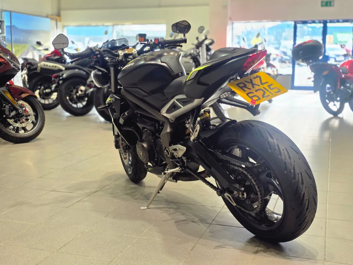 Triumph Street Triple 765 RS - Image 4