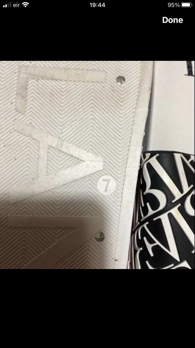 Mens river island flip flops size 7 €10 - Image 3