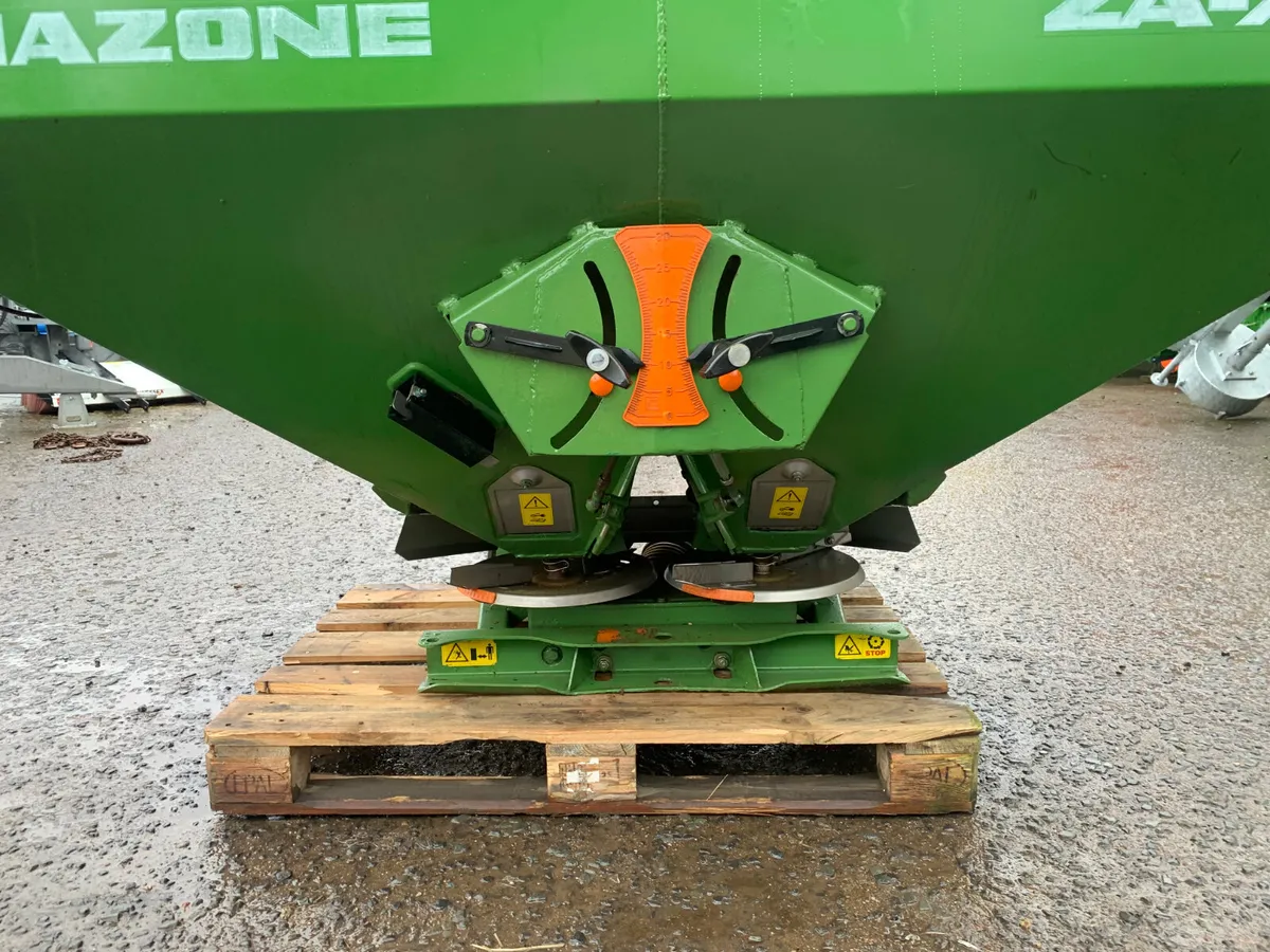 Amazone 1701 spreader - Image 4