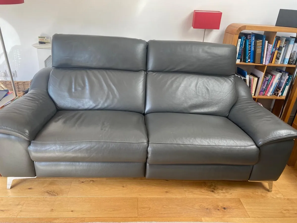 EZ Living recliner couch - excellent condition - Image 1