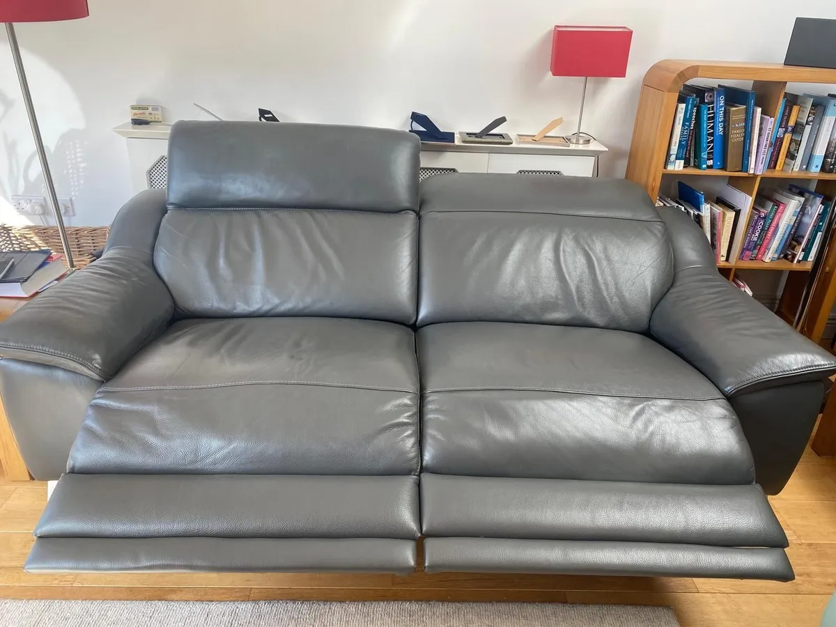 EZ Living recliner couch - excellent condition - Image 3