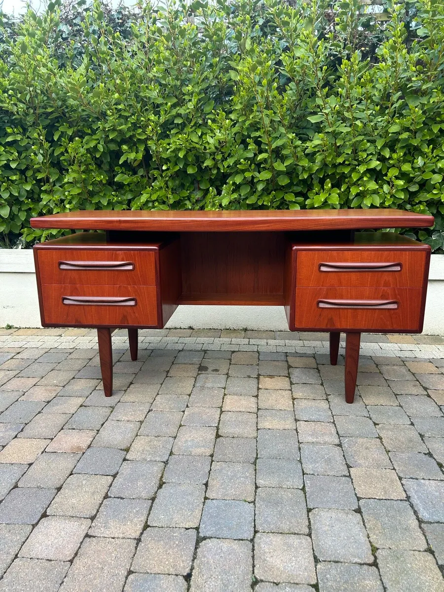 Mid century G Plan desk with floating shelf - Image 1