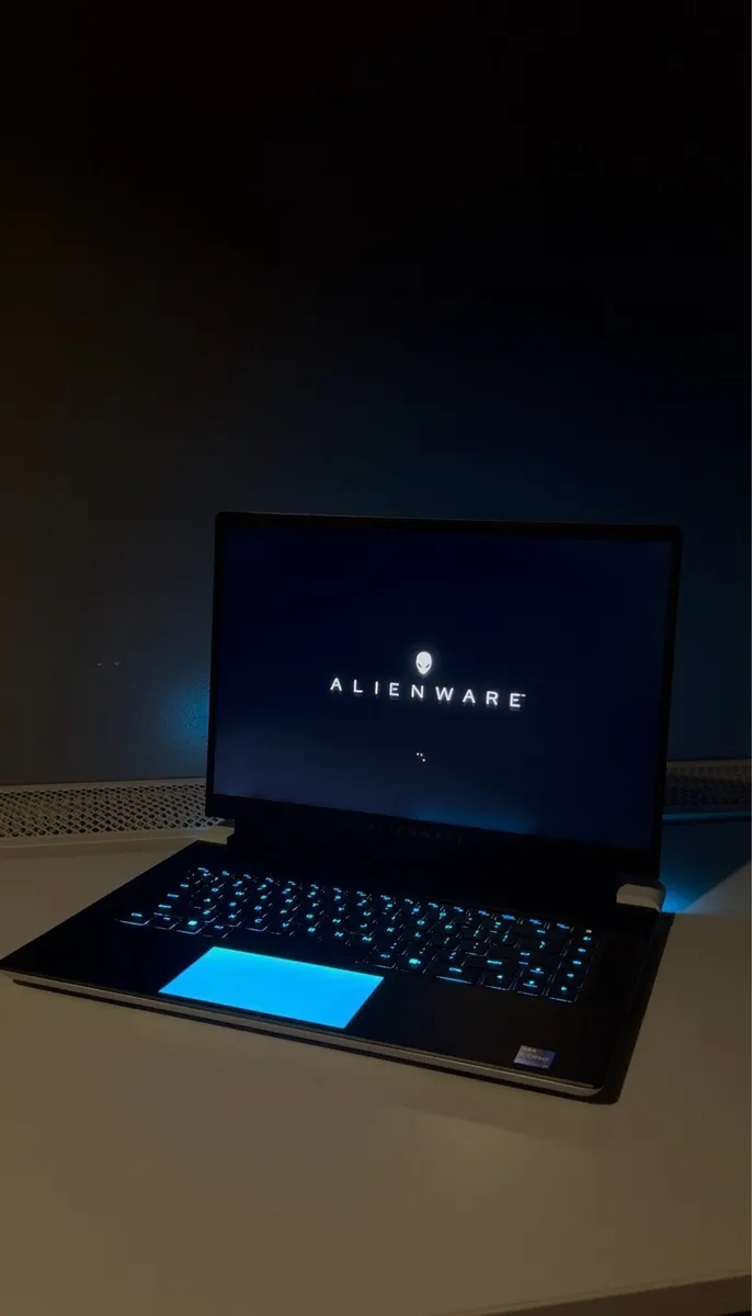 Gaming Laptop RTX 4090 | Intel i9 | Near-new - Image 3