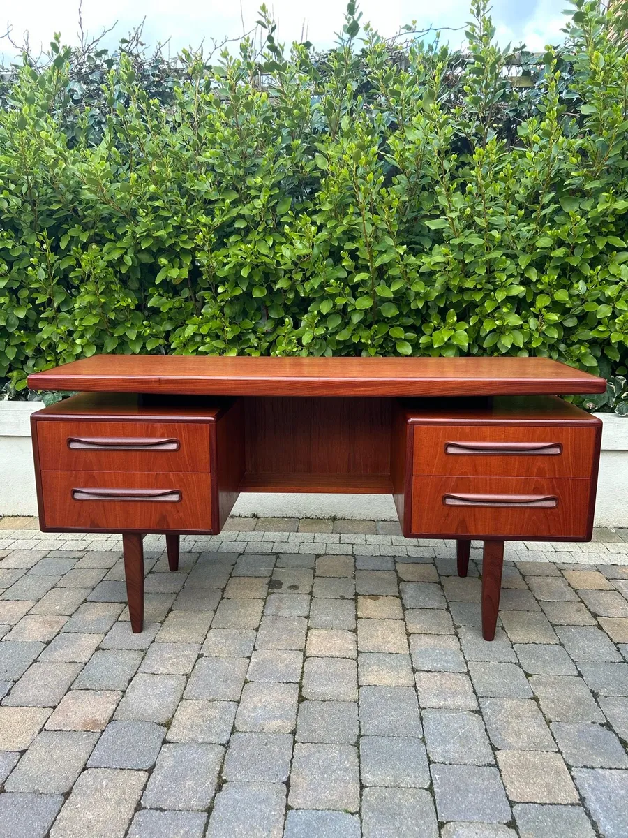 Mid century G Plan desk with floating shelf - Image 4