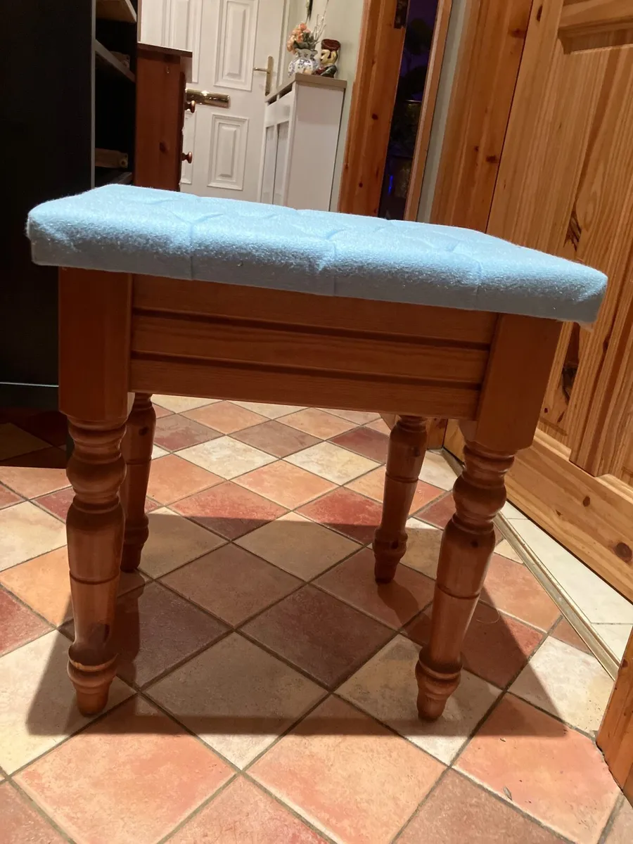 Study table - Image 2