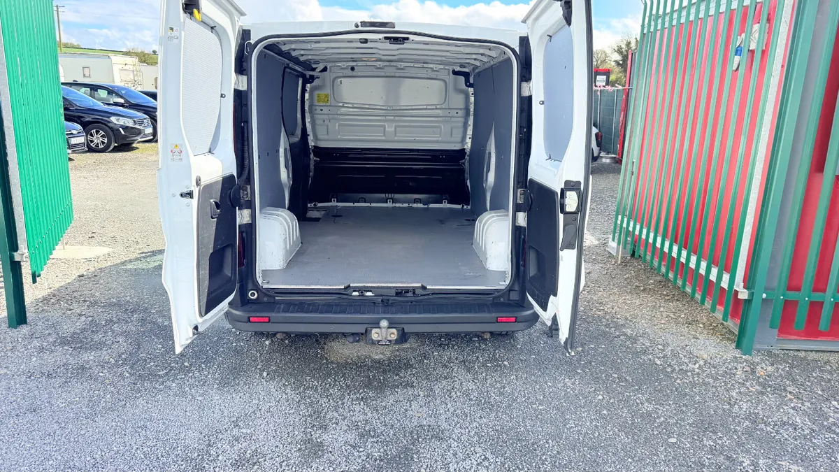 192 Opel Vivaro | 150km | Full Year DOE | Like New - Image 2
