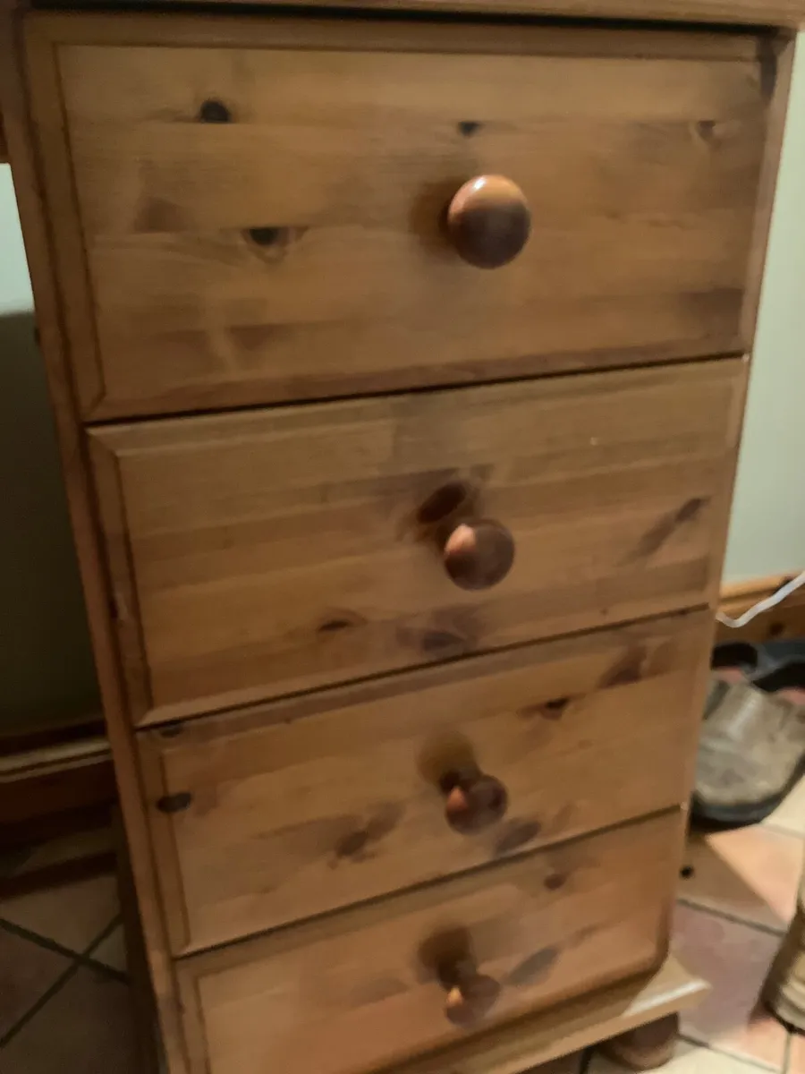 Study table - Image 4