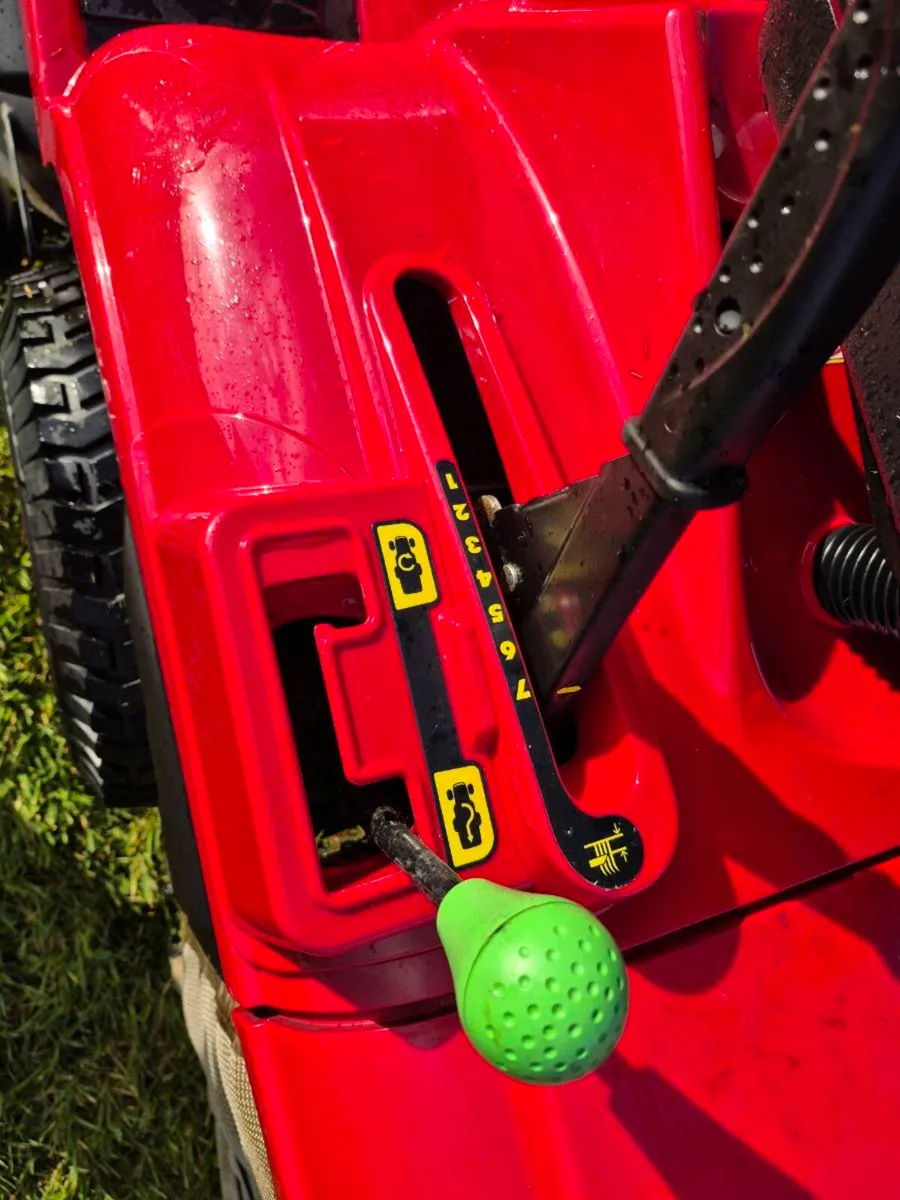 Honda HF2417 HME Ride on - Image 4