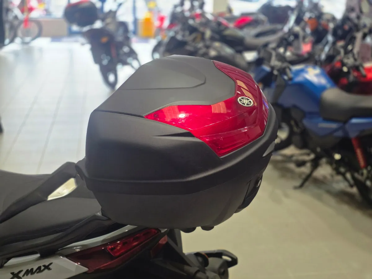 Yamaha X-Max 125 - Image 4