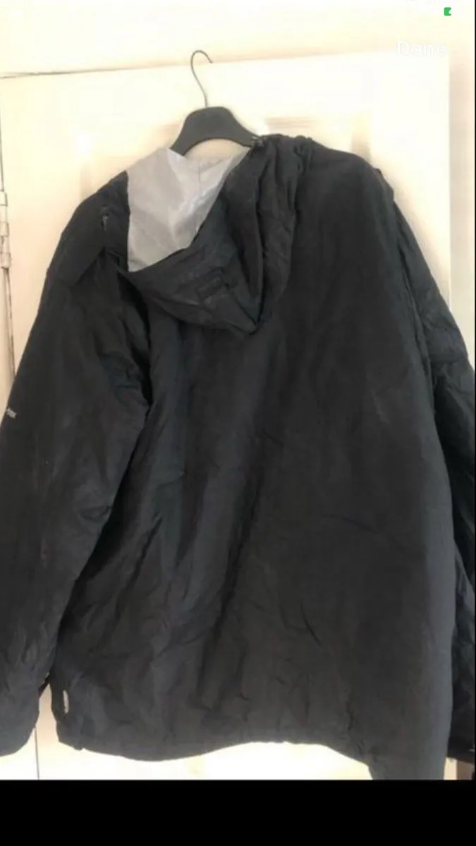 Mens trespass jacket size M €20 - Image 2
