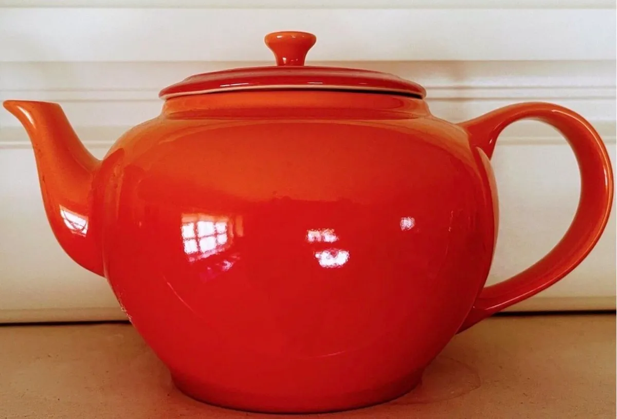 Le  Creuset Tea Pot - Image 1