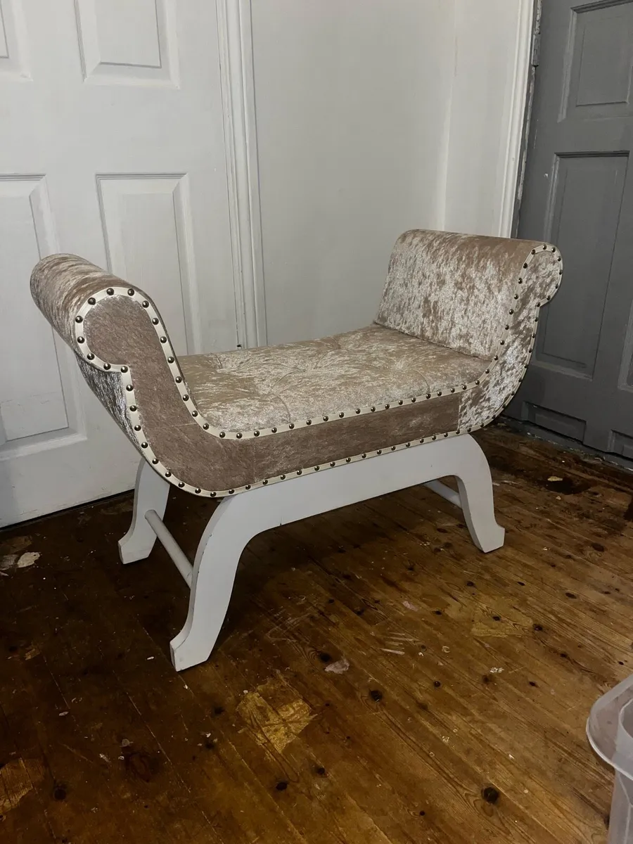 Velvet chaise lounge - Image 1