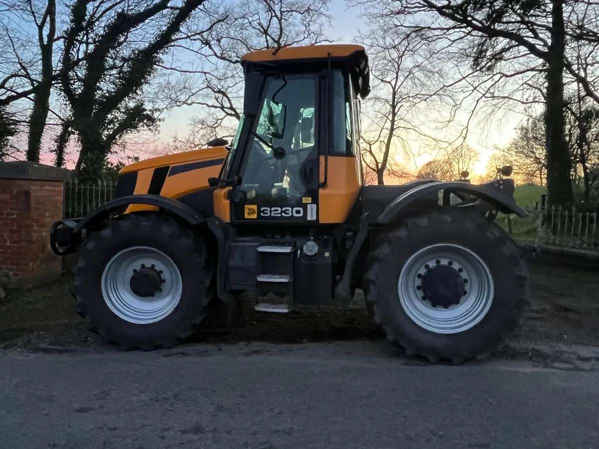 JCB Fastrac 3230 - Image 4