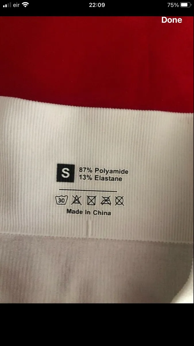 Ladies shorts size S €3 - Image 3