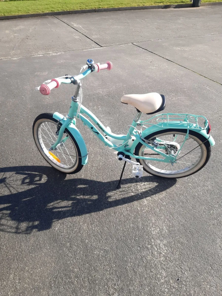 Childrens bike - Image 1