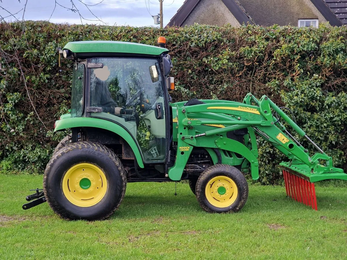 John Deere 50hp Compact Tractor with Loader - Image 2