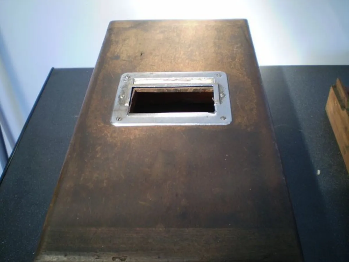 vintage cash box - Image 1