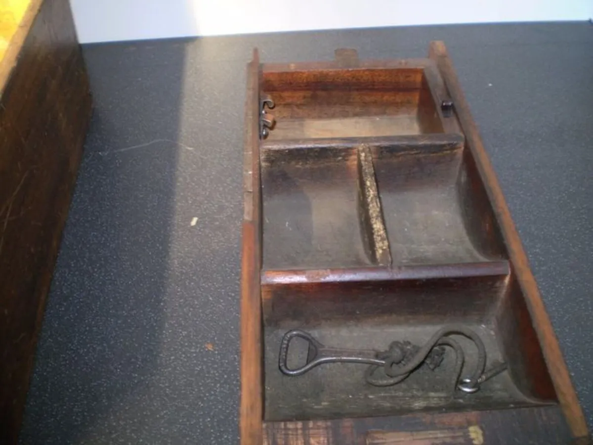 vintage cash box - Image 2