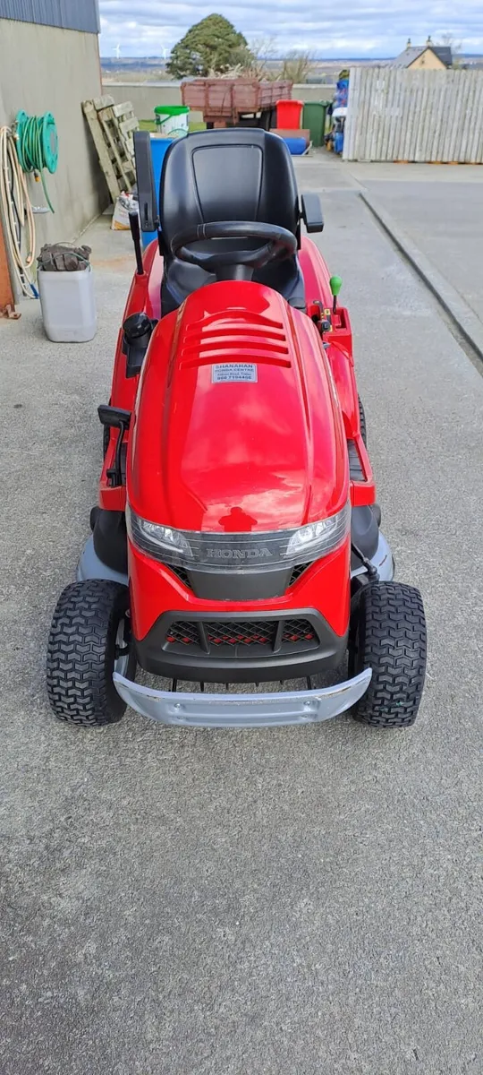 Honda ride on lawn mower - Image 2