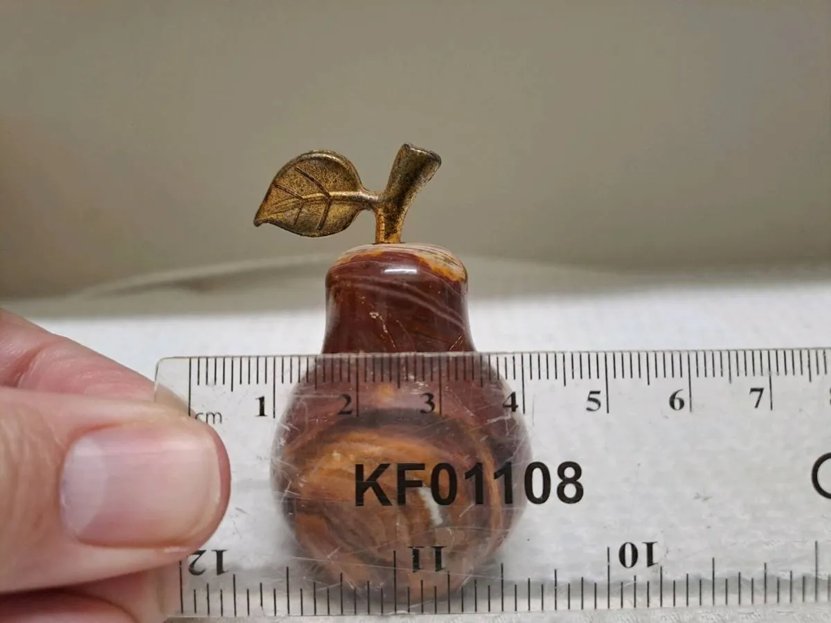 Onyx Stone Pear Ornament with Brass Leaf – Vintage - Image 3