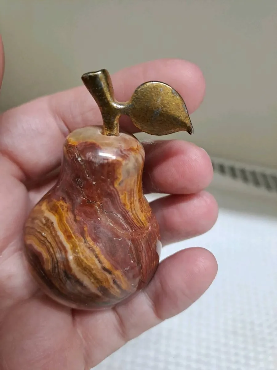 Onyx Stone Pear Ornament with Brass Leaf – Vintage - Image 4