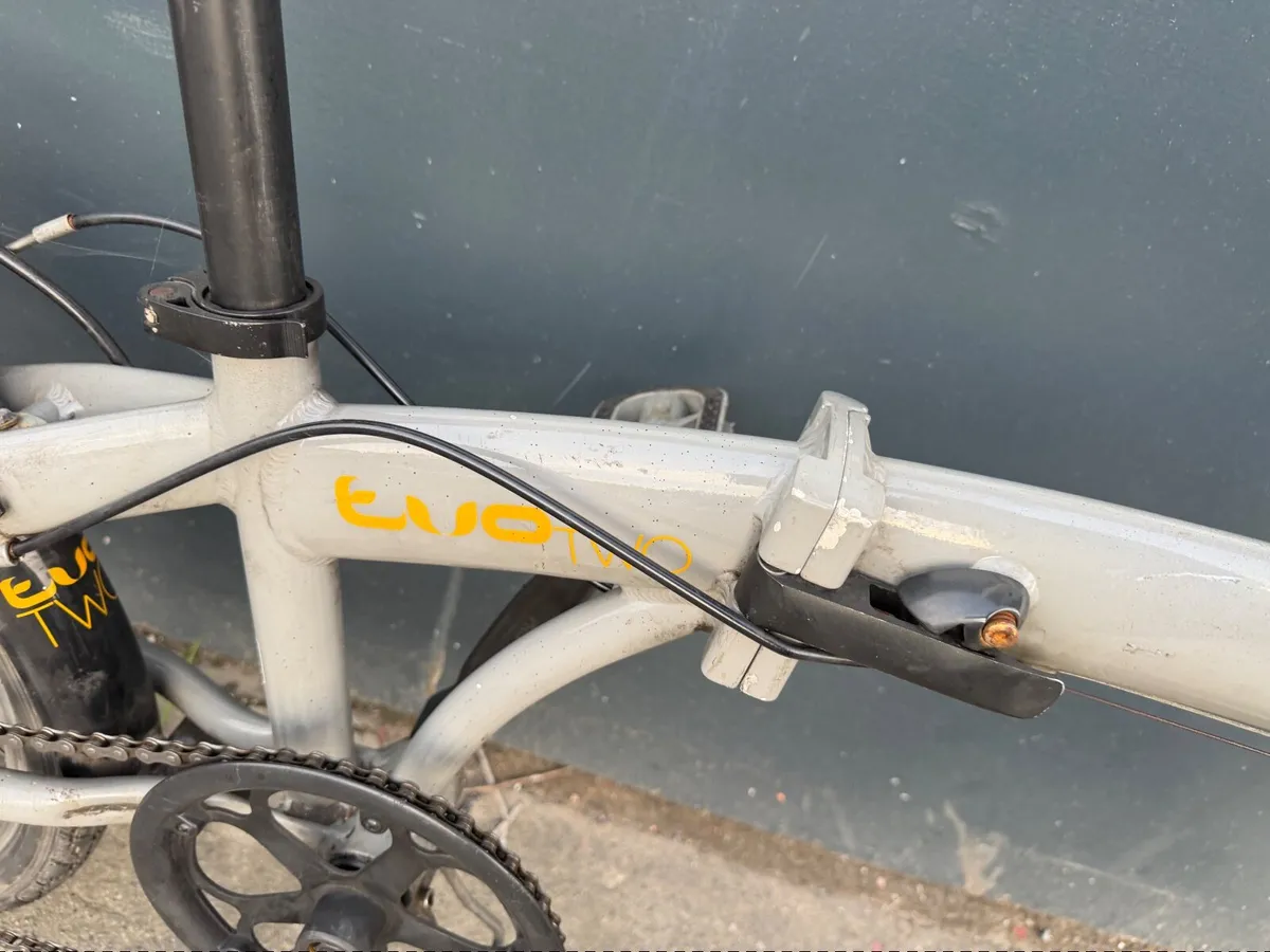 Raleigh Folding Bike ❗️Open 7 days of the week ❗️ - Image 4