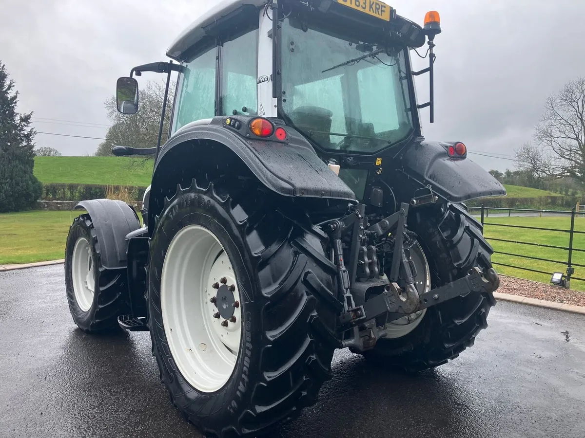 2013 VALTRA 4WD - Image 4