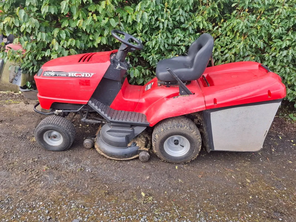 Honda 2216 ride on mower