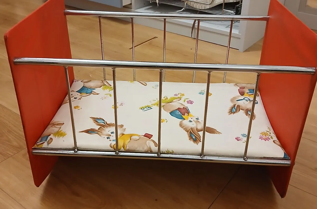 Vintage Dolls Cot - Image 1