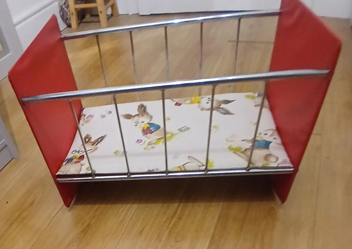 Vintage Dolls Cot - Image 2