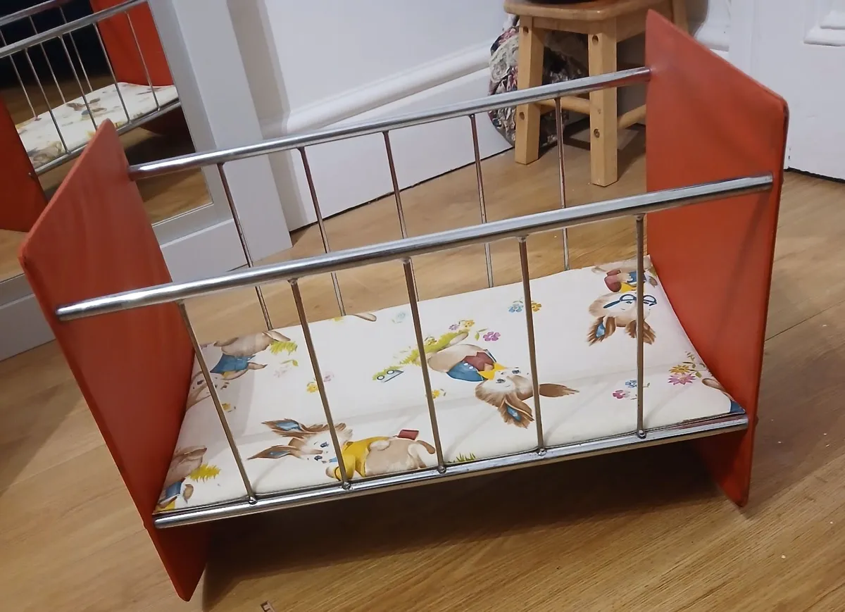 Vintage Dolls Cot - Image 4