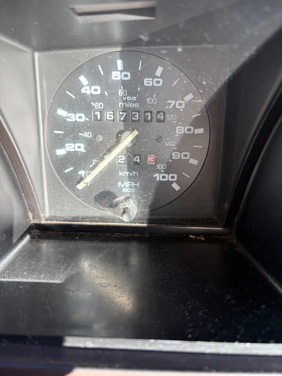 VW T25 Caravelle - Image 1