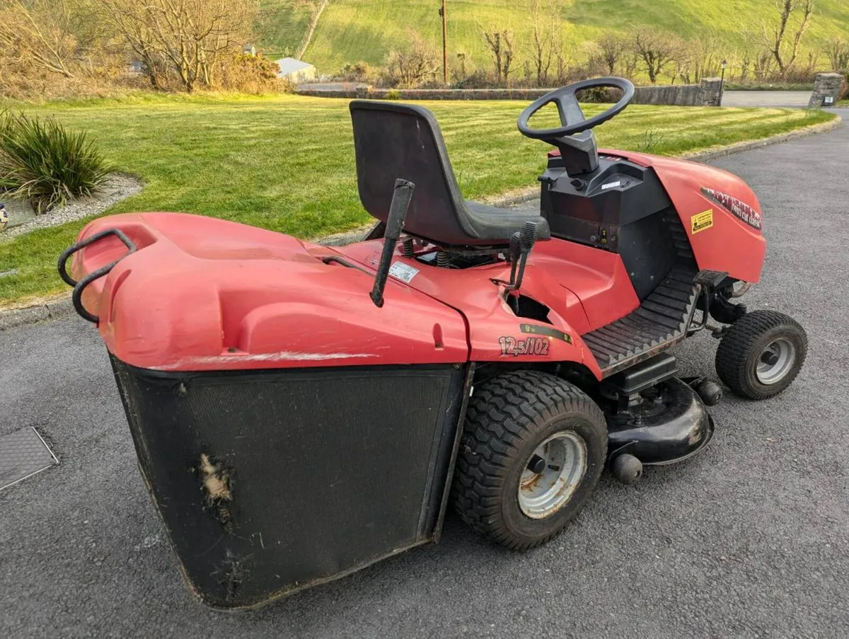 Ride on lawnmower - Image 2