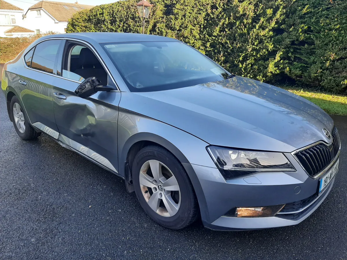SKODA SUPERB 2.0 TDI  2019 AMBITION DSG AUTOMATIC - Image 2