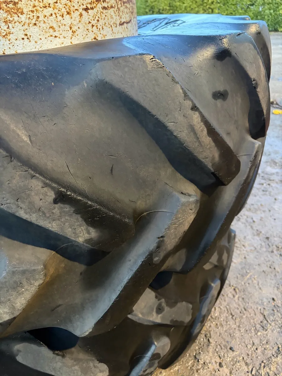 Dual wheels 20.8r38 - Image 2