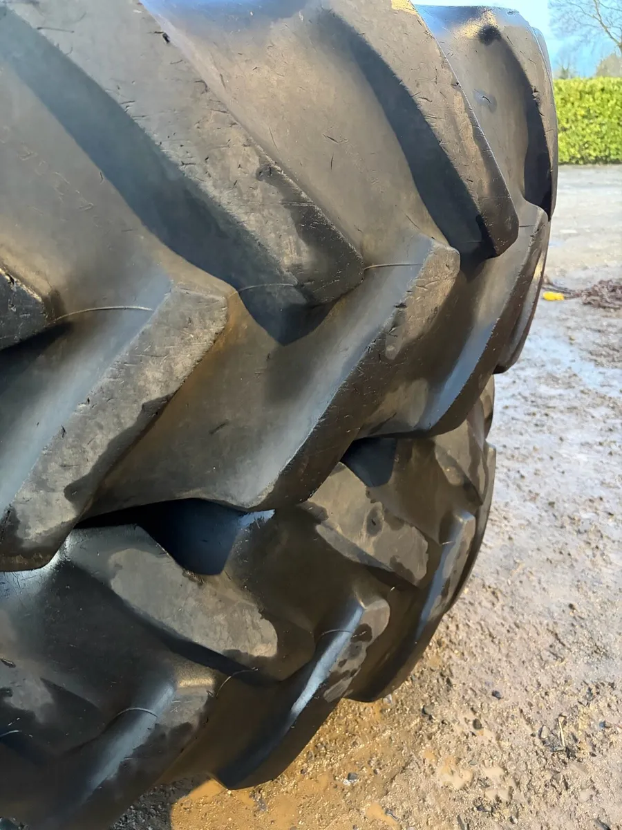 Dual wheels 20.8r38 - Image 3