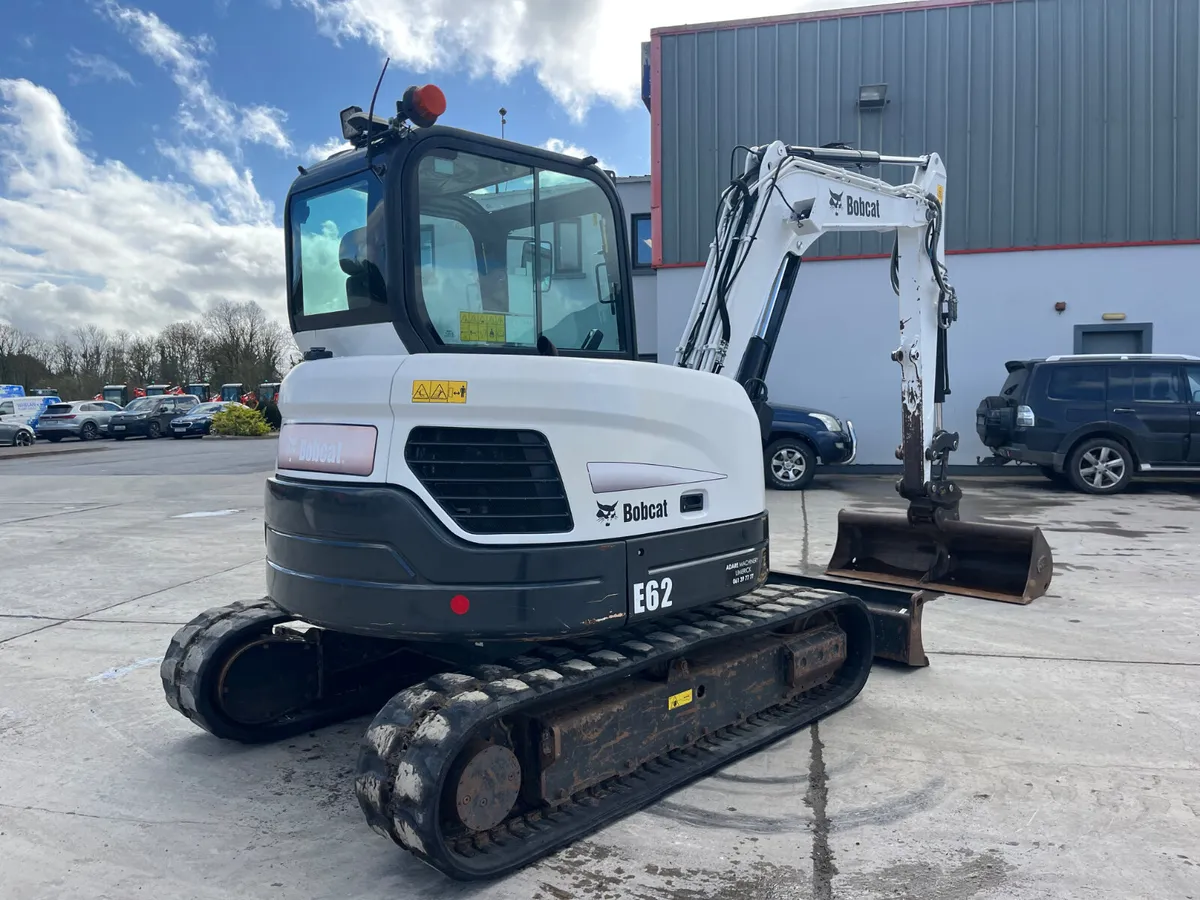 2019 Bobcat E62 Mini Excavator - Image 4
