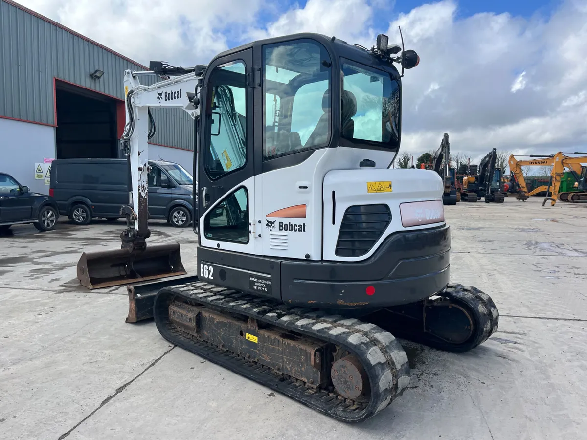 2019 Bobcat E62 Mini Excavator - Image 3