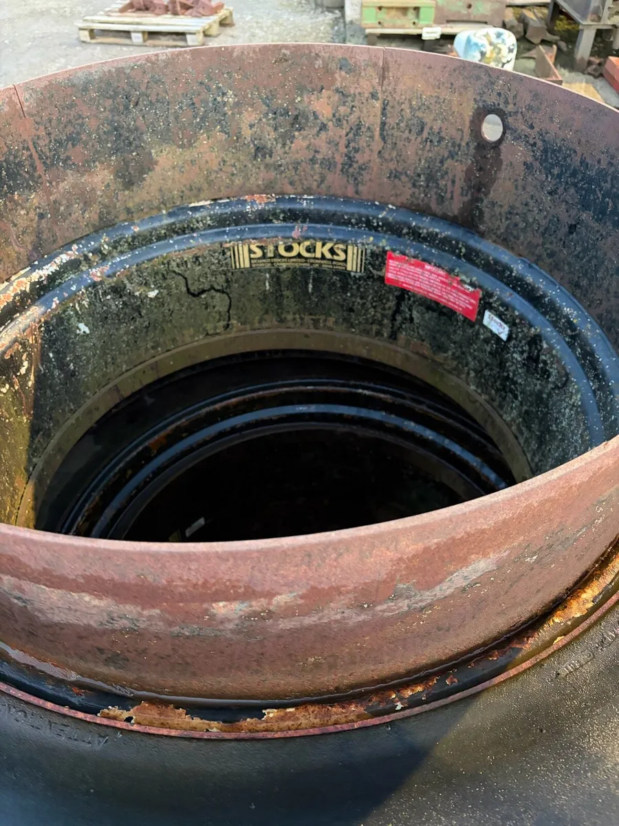 Stocks dual wheels 20.8r38 - Image 3